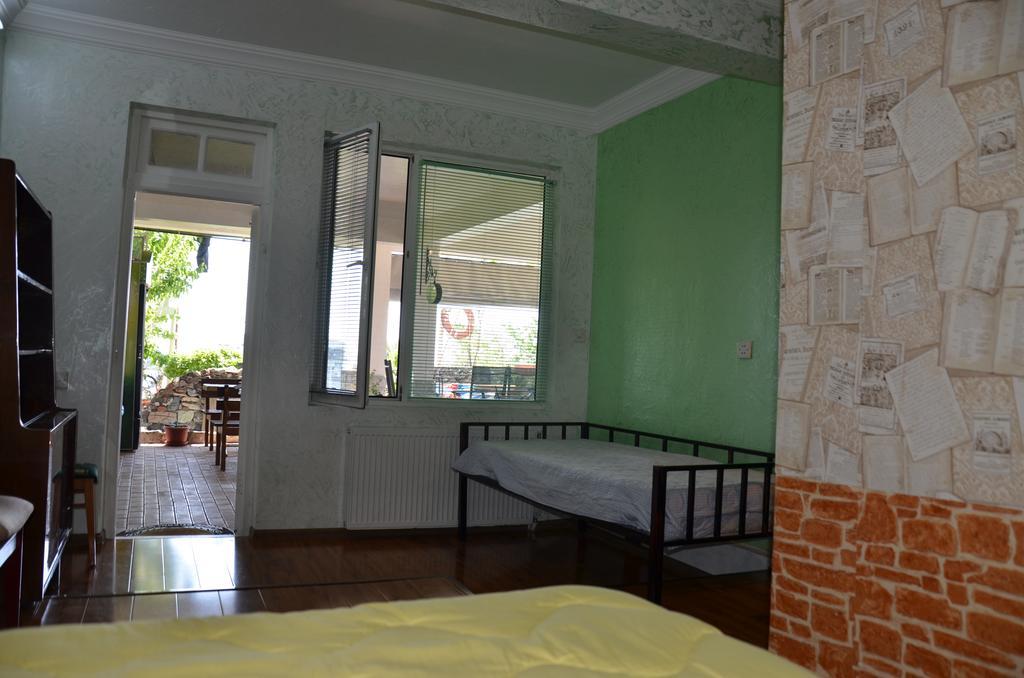 Tj Guest House Makhinjauri Bagian luar foto